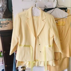 Super cute, EUC, baby yellow dress suit, sz 8